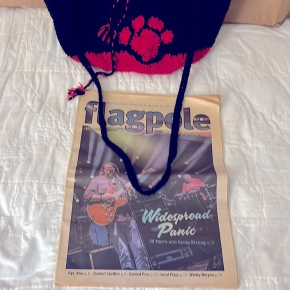 Red + Black Hand Crocheted Bag Large Dawg Paw ๐พ Magnetic Closure Cinch Top NEW - Picture 10 of 14